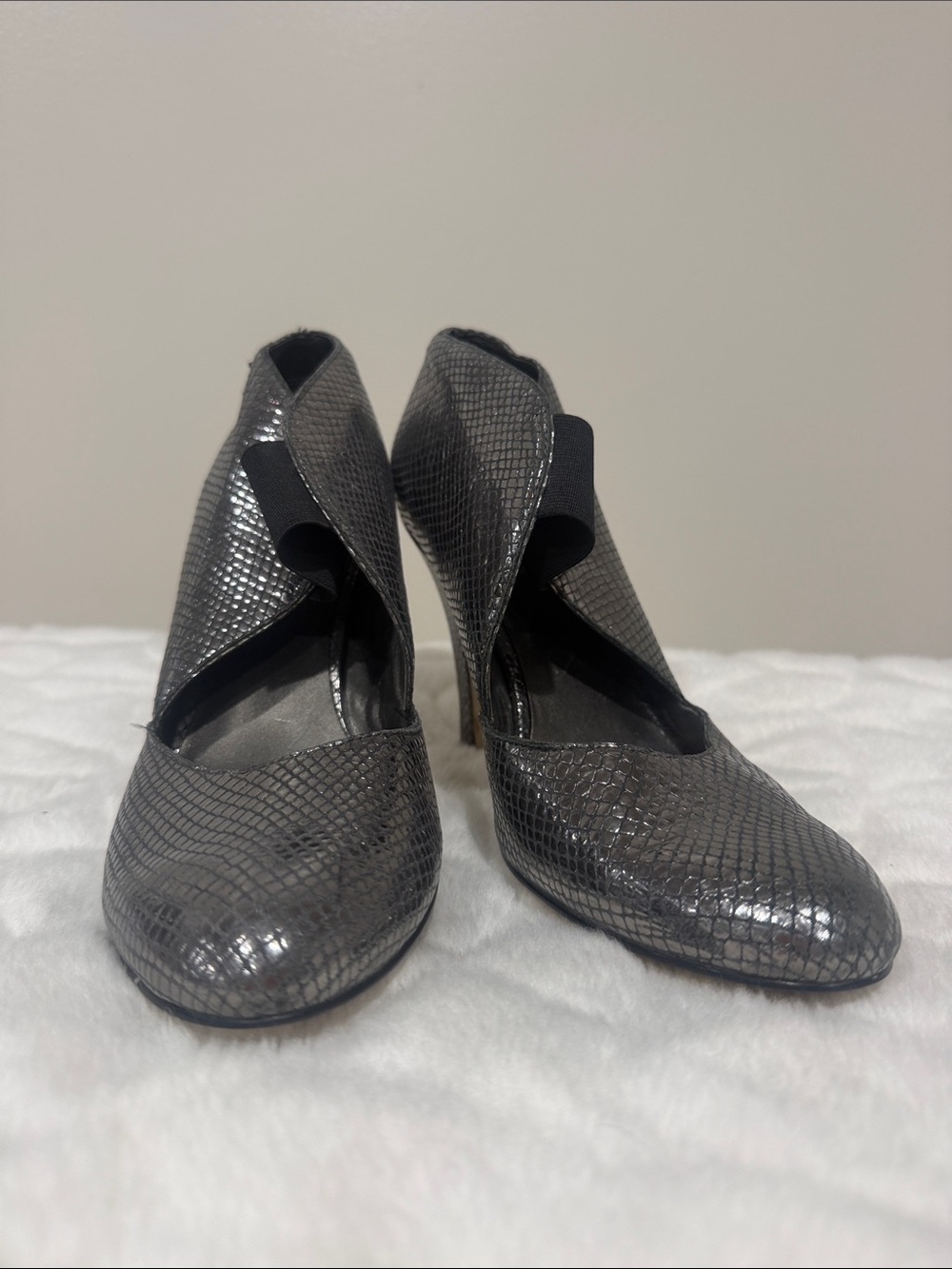Nine West Metallic Gray Snake-Embossed Pointed Toe Heels